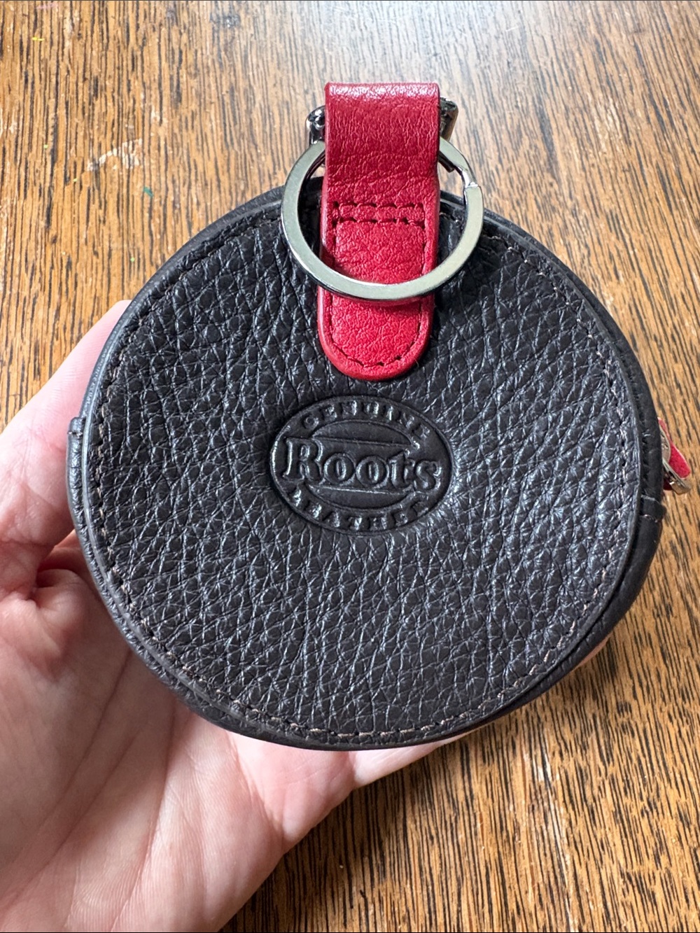 Roots Beaver Coin Purse - Picture 4 of 5